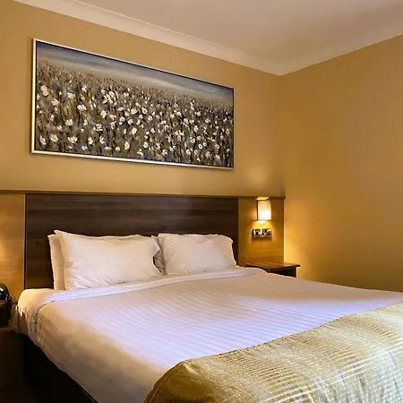 Hannon's 3* Roscommon