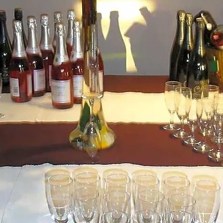 Hannon's Hotel 3*
