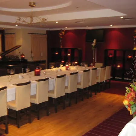 Hannon's Hotel 3*